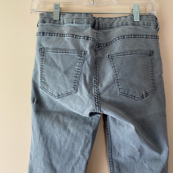 H&M Women’s Jeans | 10 | Gray Light Wash - Picture 9 of 13